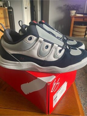 Es Two Nine 8 shoes, size 12. Brand new